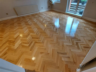 Herringbone parquet floor fitting in Finsbury