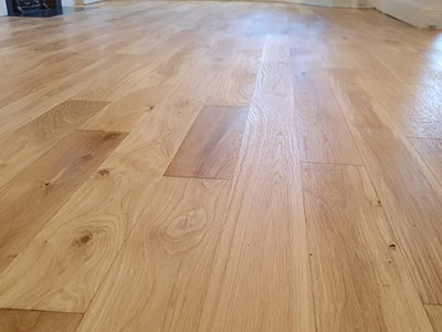 Hardwood floor fitting in Canonbury
